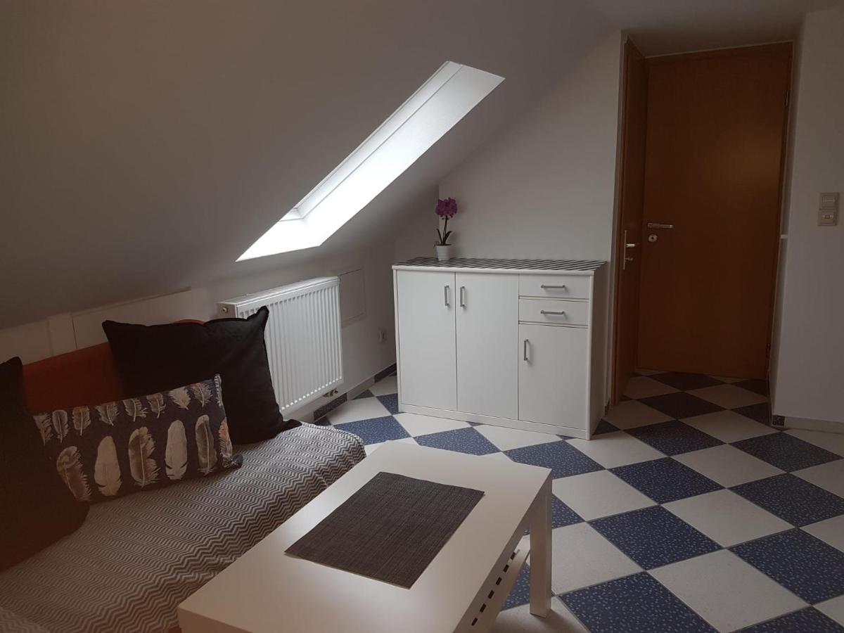 Ruhige Karlsruhe: Ideal Für Monteure Und Geschäftsreisende Apartment *